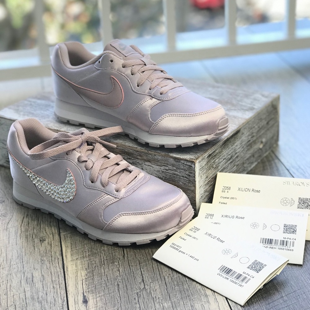 NWT Nike&Swarovski Crystal MD Runner2 Arctic Pink - Picture 2 of 8